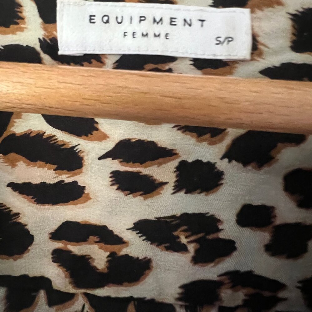 Equipment Slim Signature Silk Shirt size S - Picture 2 of 5